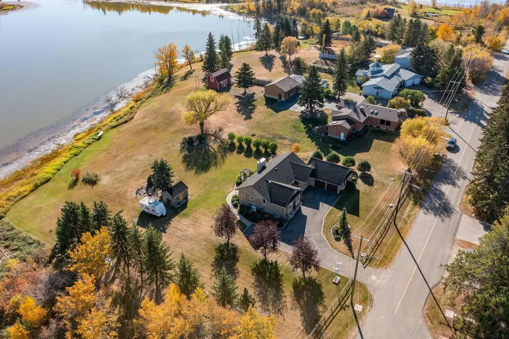 37 Wildrose Street Rural Lacombe County AB T4L 1Y4