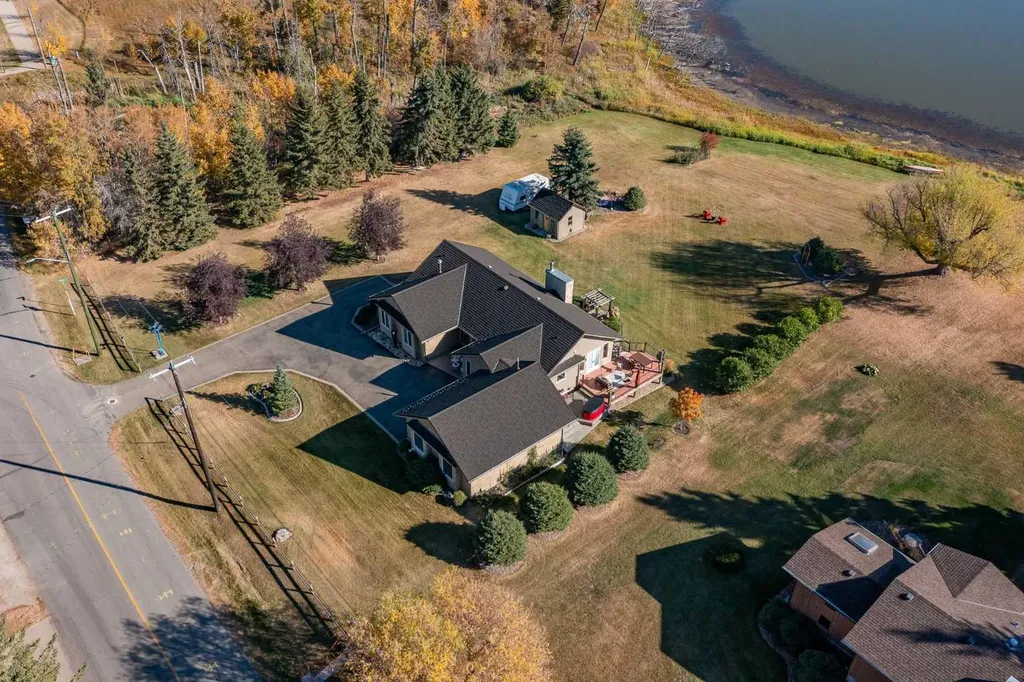 37 Wildrose Street Rural Lacombe County AB T4L 1Y4