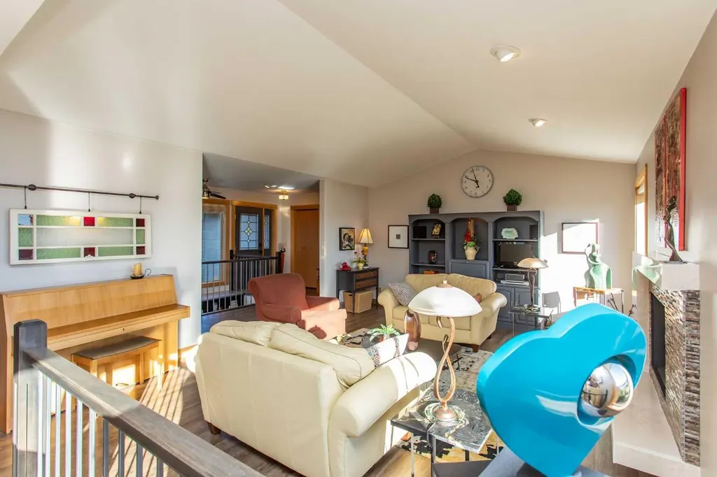 37 Wildrose Street Lacombe AB T4L 1Y4