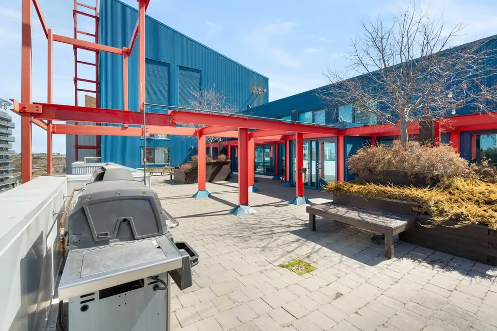 535 8 Avenue SE Calgary AB T2G5S9