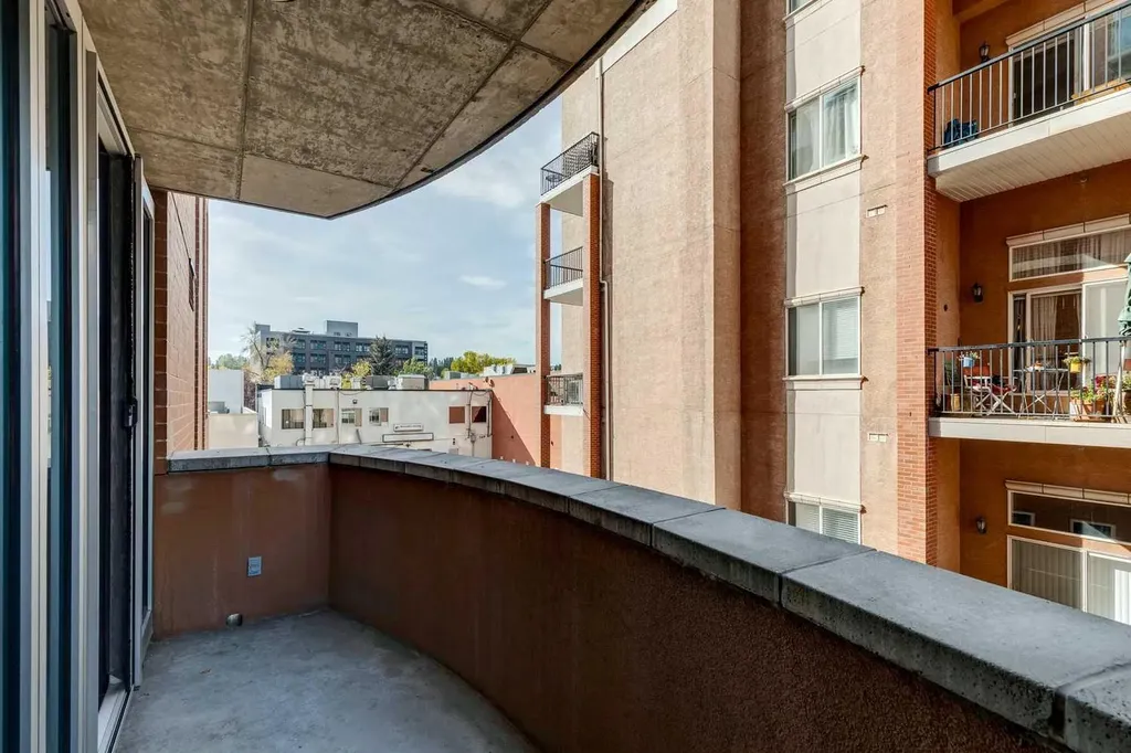 817 15 Avenue SW Calgary AB T2R 0H8