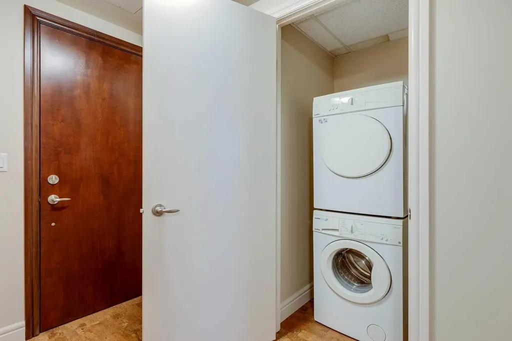 817 15 Avenue SW Calgary AB T2R 0H8
