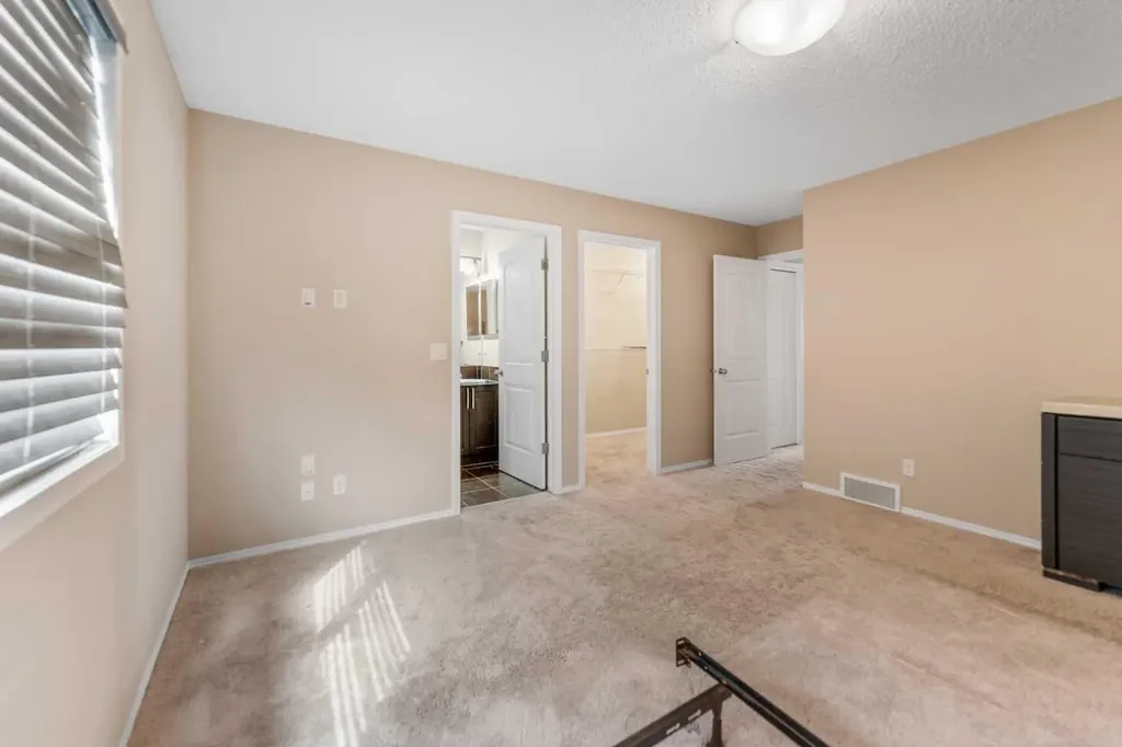 49 Skyview Ranch Boulevard NE Calgary AB T3N 0G8