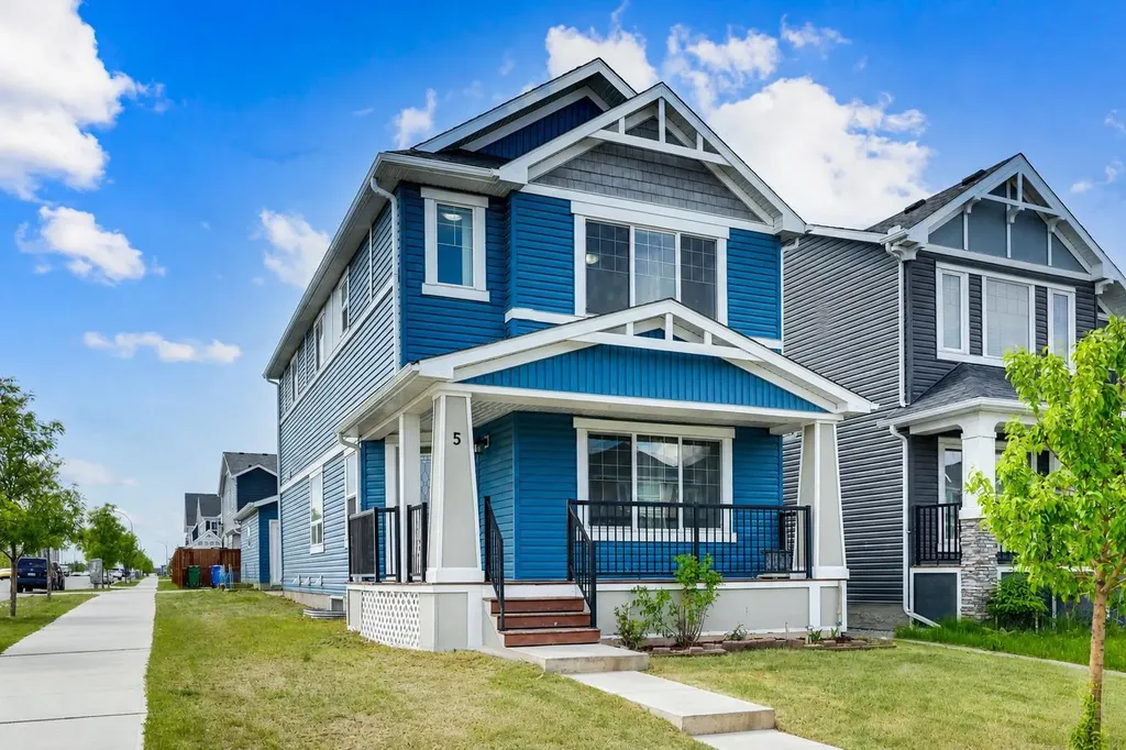 5 Red Embers Row NE Calgary AB T3N 0R4