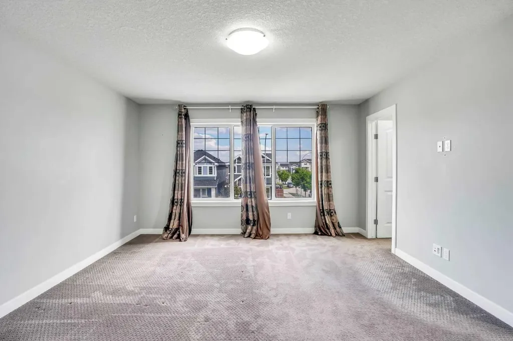 5 Red Embers Row NE Calgary AB T3N 0R4