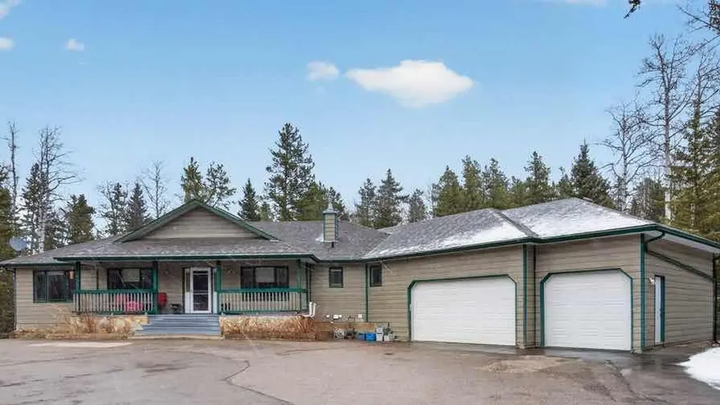 39 Highlands Terrace Bragg Creek AB T0L 0K0