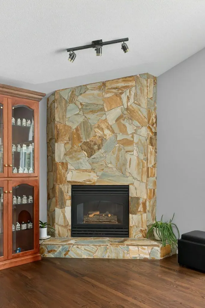 39 Highlands Terrace Bragg Creek AB T0L 0K0