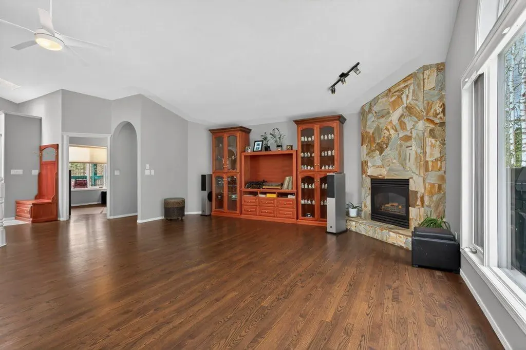 39 Highlands Terrace Bragg Creek AB T0L 0K0