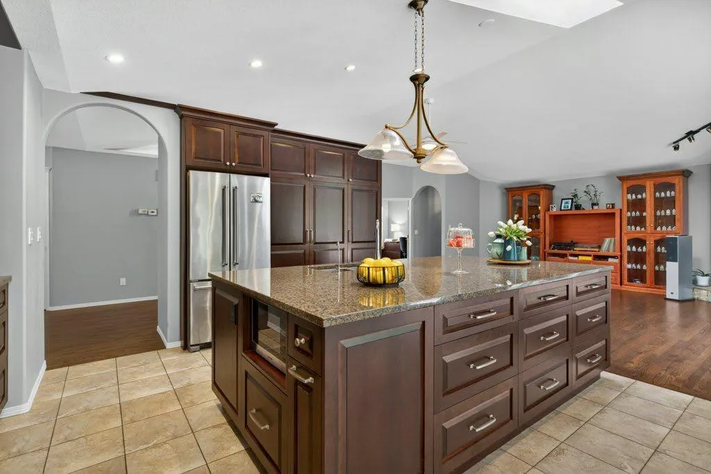 39 Highlands Terrace Bragg Creek AB T0L 0K0