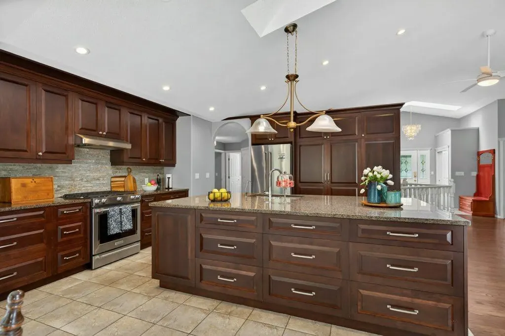 39 Highlands Terrace Bragg Creek AB T0L 0K0