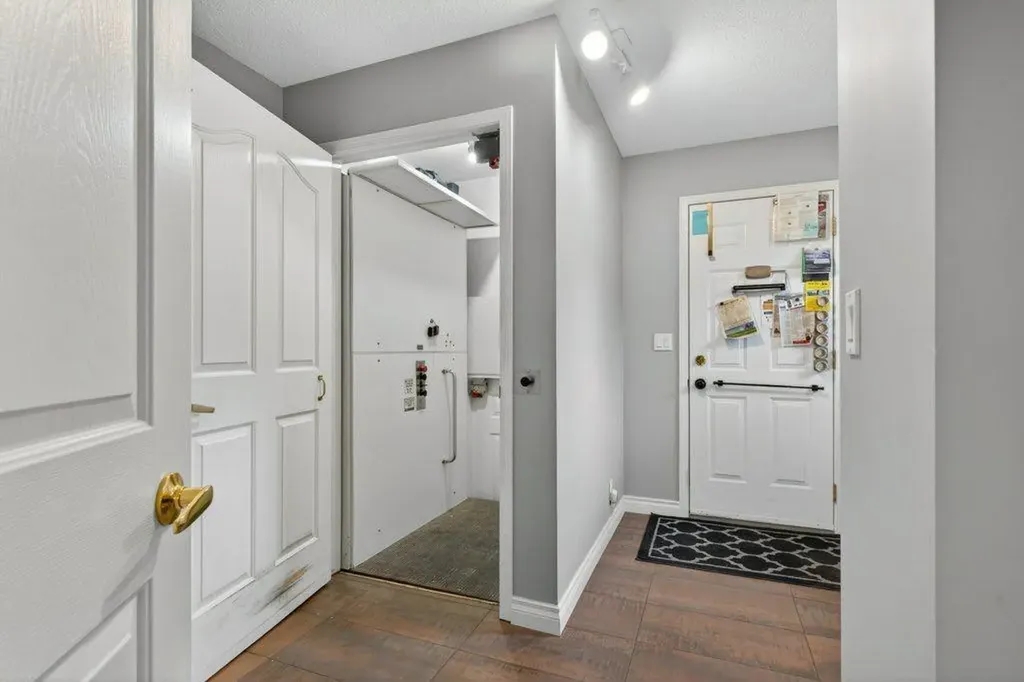 39 Highlands Terrace Bragg Creek AB T0L 0K0