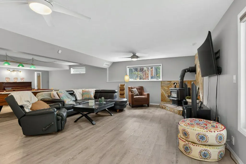 39 Highlands Terrace Bragg Creek AB T0L 0K0
