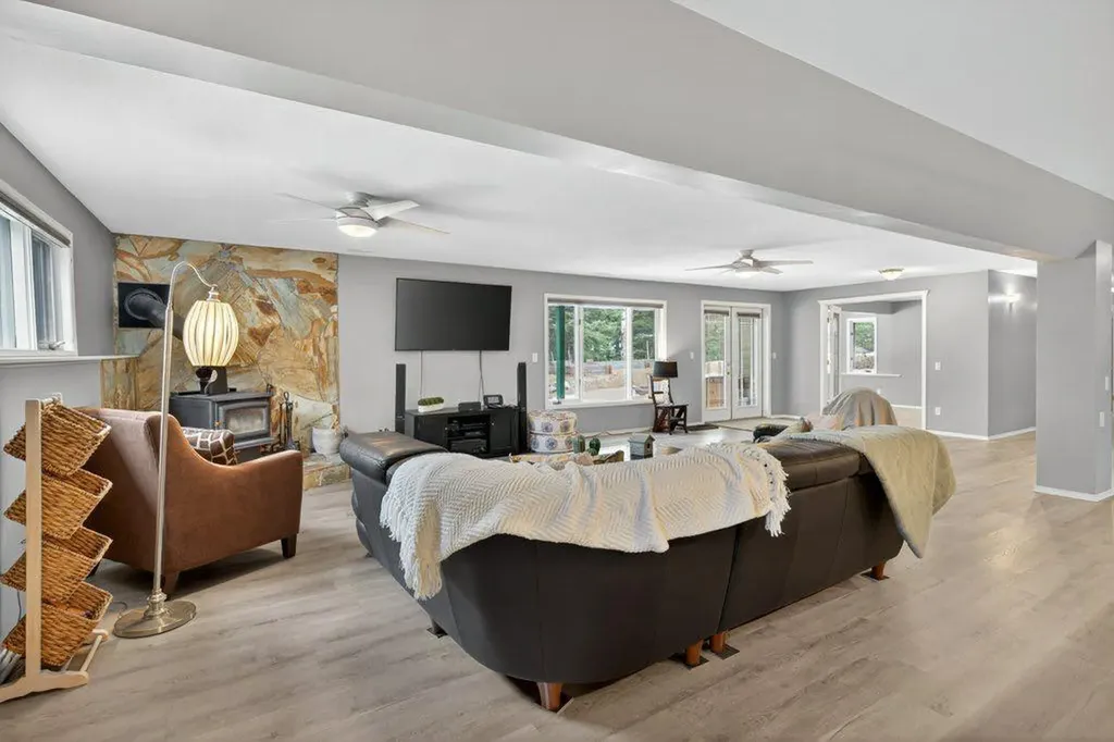 39 Highlands Terrace Bragg Creek AB T0L 0K0
