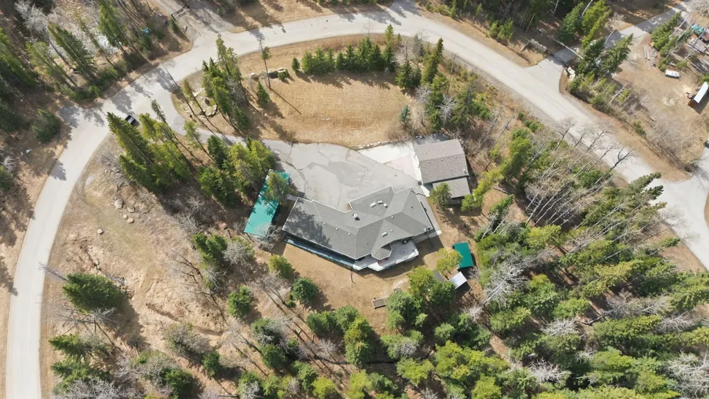 39 Highlands Terrace Bragg Creek AB T0L 0K0