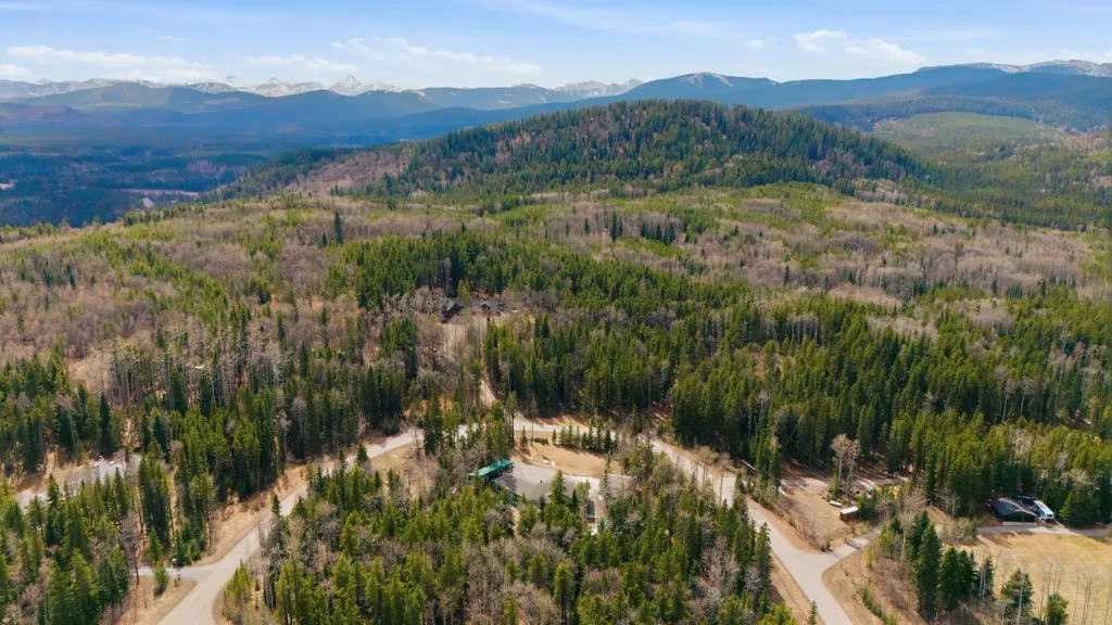 39 Highlands Terrace Bragg Creek AB T0L 0K0