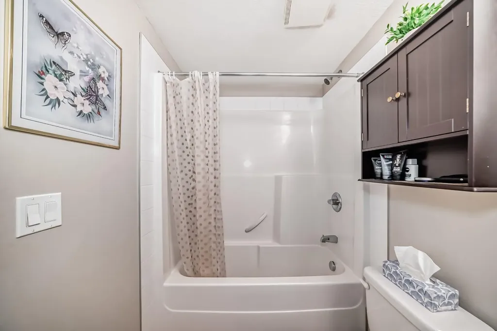 2300 Evanston Square NW Calgary AB T3P 0G8