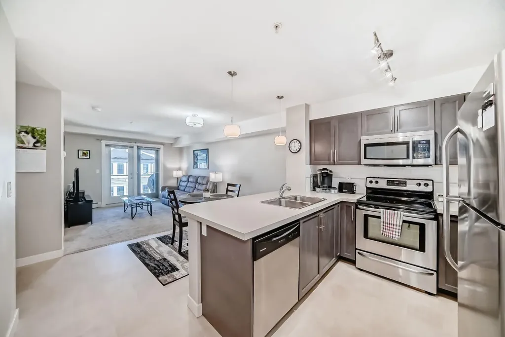 2300 Evanston Square NW Calgary AB T3P 0G8