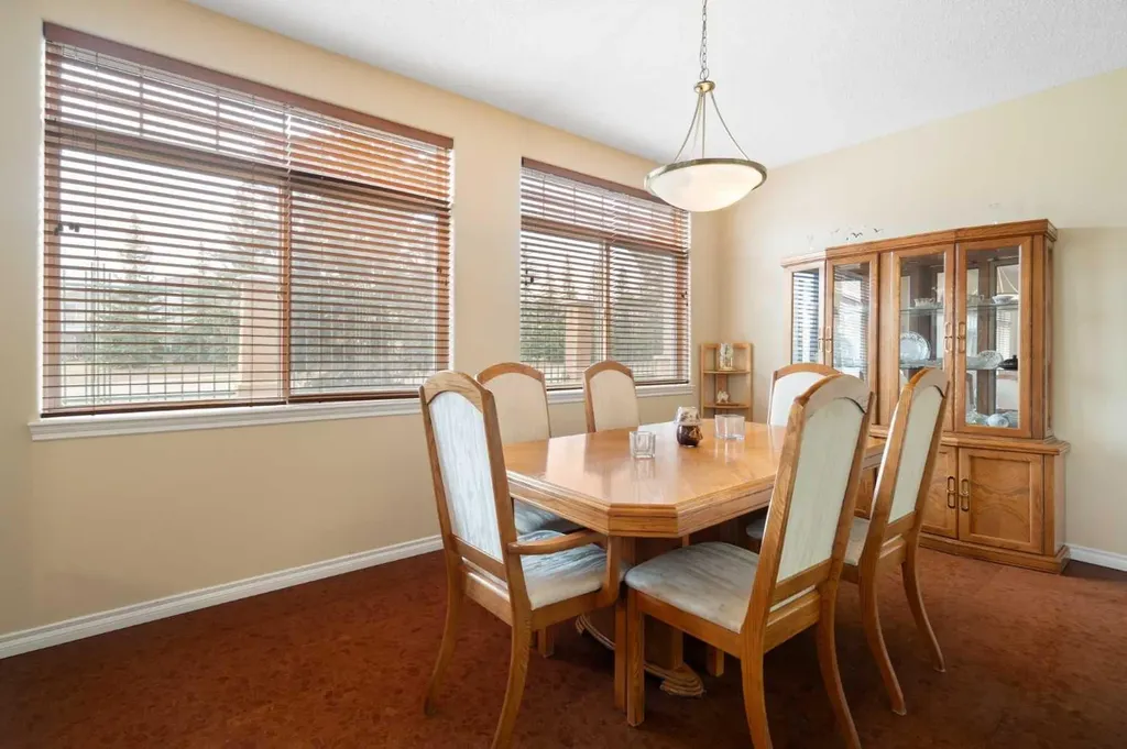 2107 Patterson View SW Calgary AB T3H 3J9