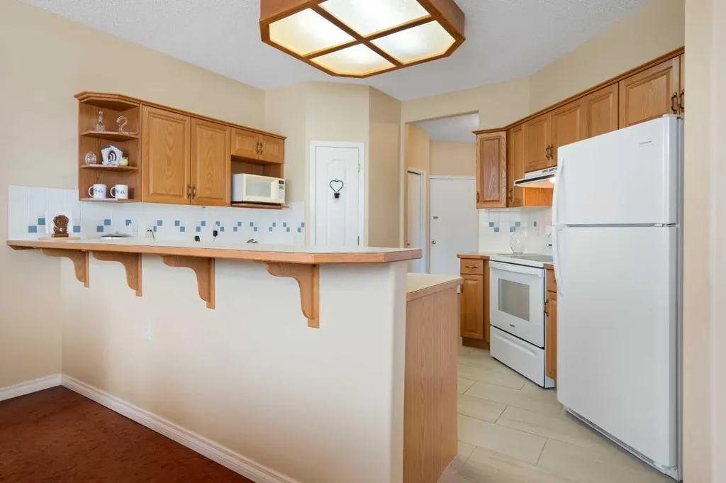 2107 Patterson View SW Calgary AB T3H 3J9
