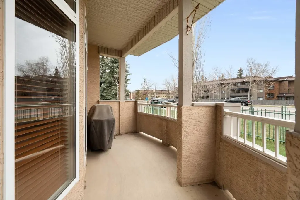 2107 Patterson View SW Calgary AB T3H 3J9