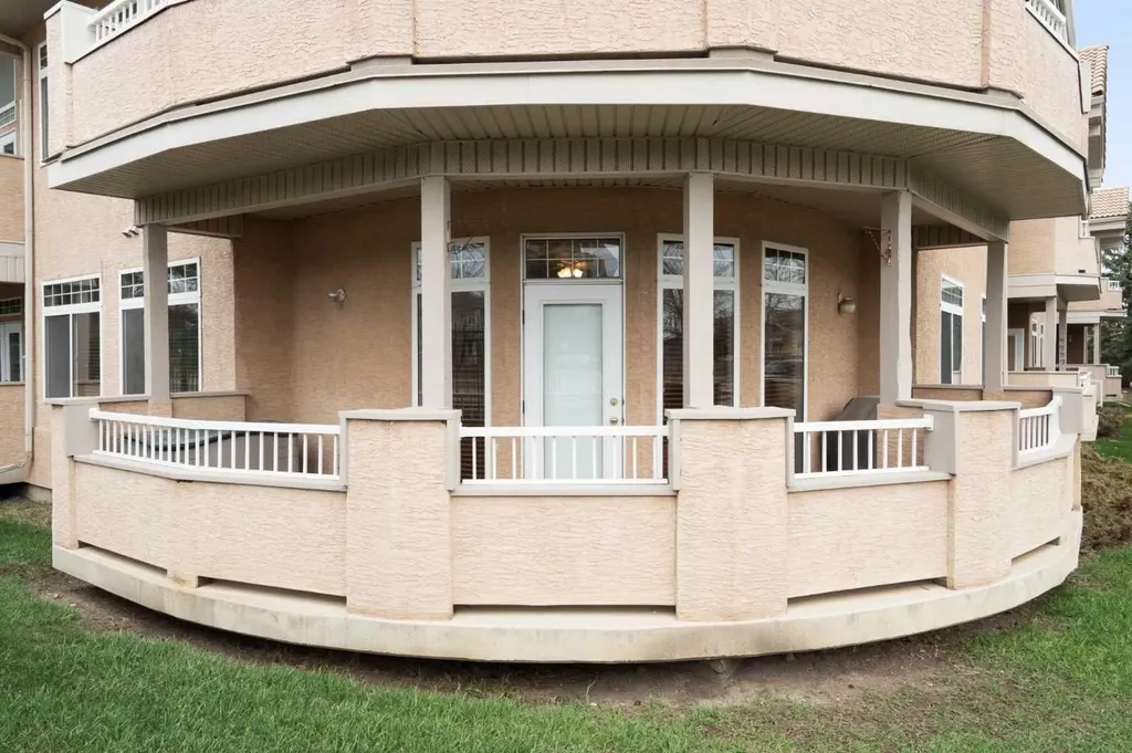 2107 Patterson View SW Calgary AB T3H 3J9
