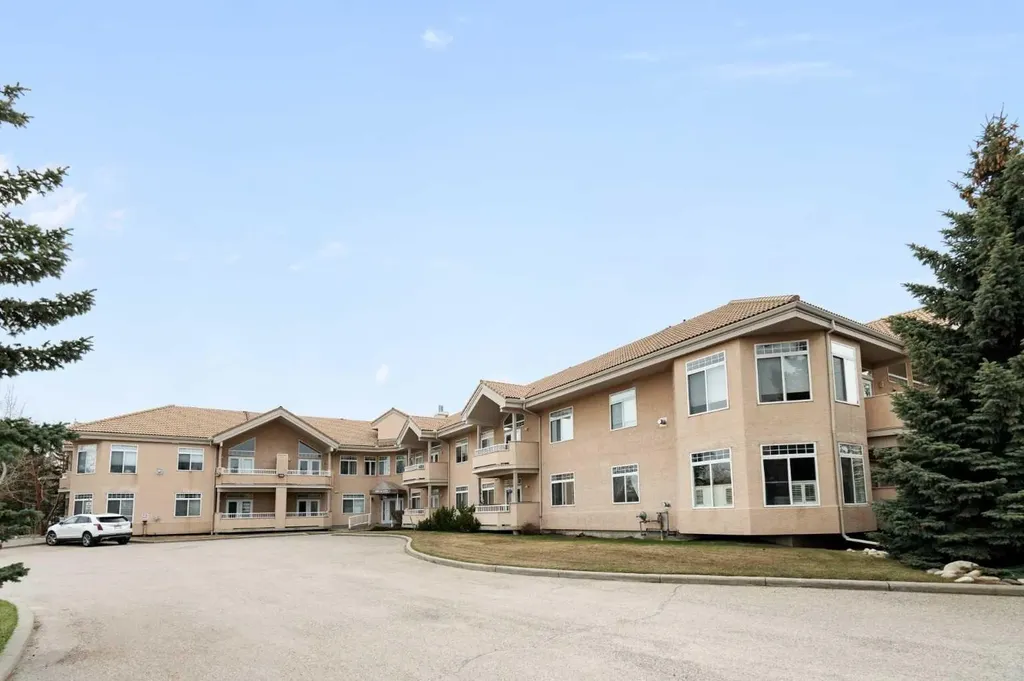 2107 Patterson View SW Calgary AB T3H 3J9