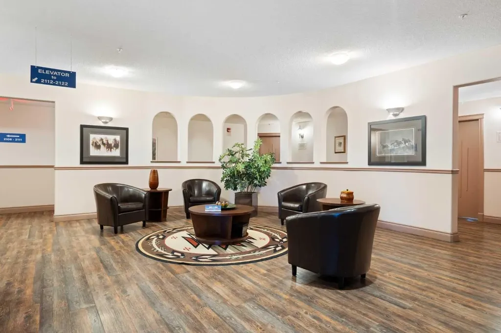 2107 Patterson View SW Calgary AB T3H 3J9