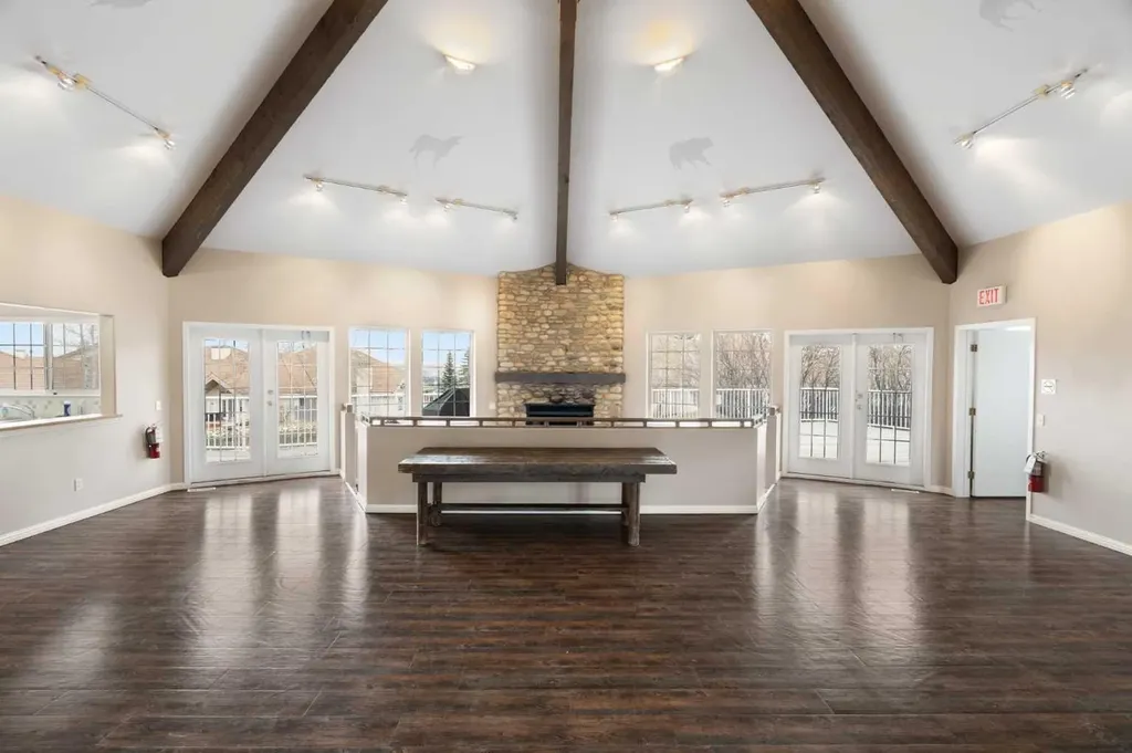 2107 Patterson View SW Calgary AB T3H 3J9