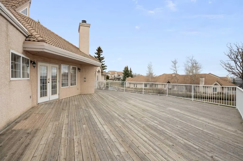 2107 Patterson View SW Calgary AB T3H 3J9