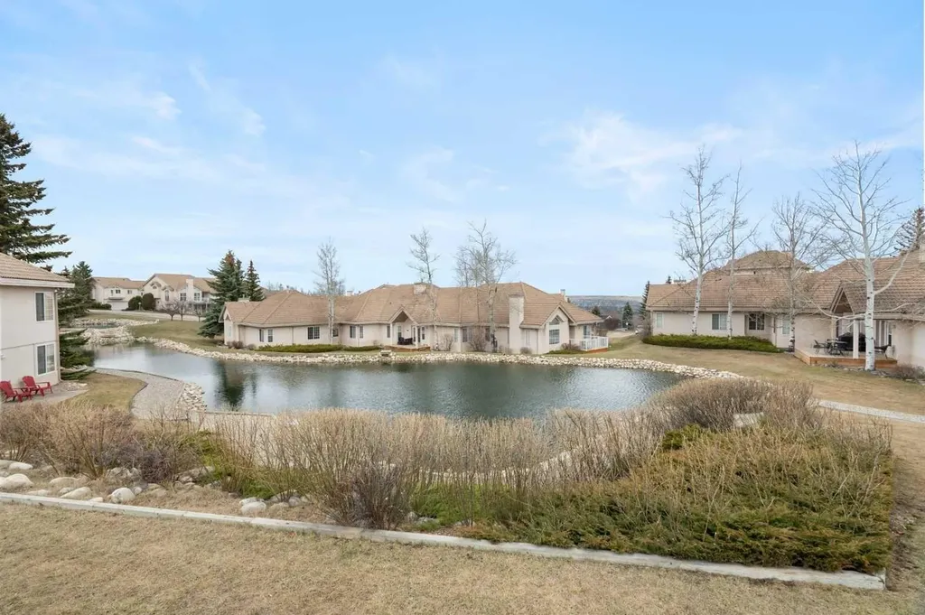 2107 Patterson View SW Calgary AB T3H 3J9