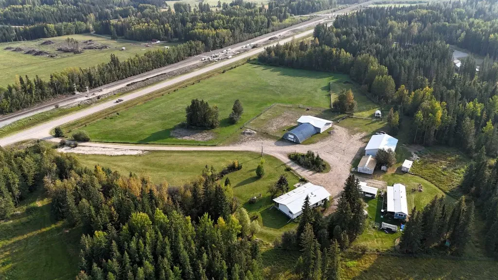 53412 Highway 748 East Rural Yellowhead County AB T7E 3S9