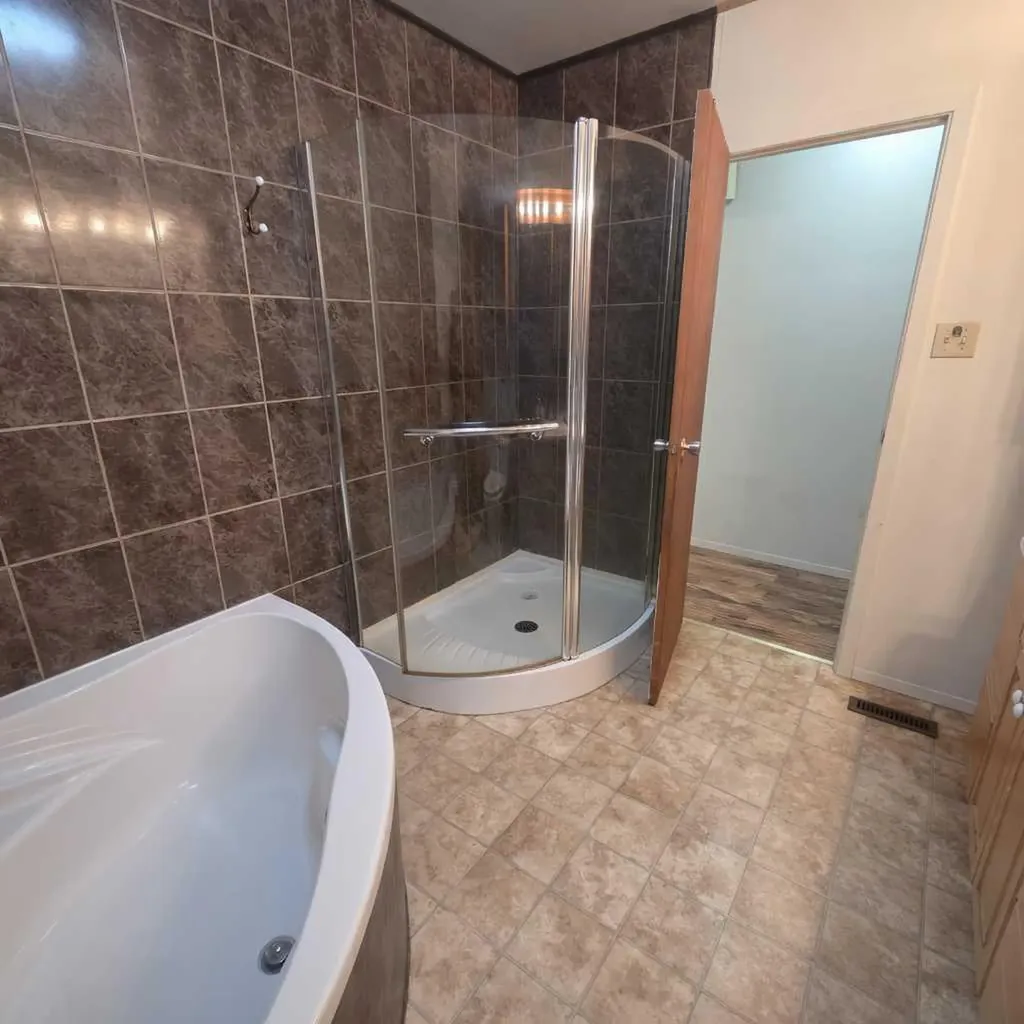 53412 Highway 748 East Rural Yellowhead County AB T7E 3S9