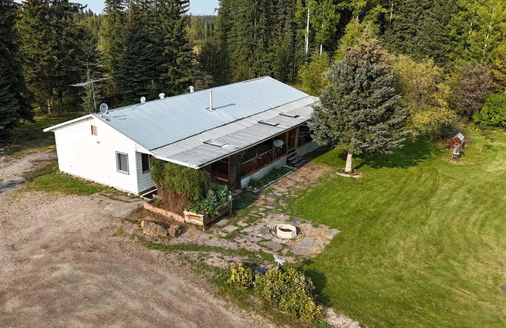 53412 Highway 748 East Rural Yellowhead County AB T7E 3S9