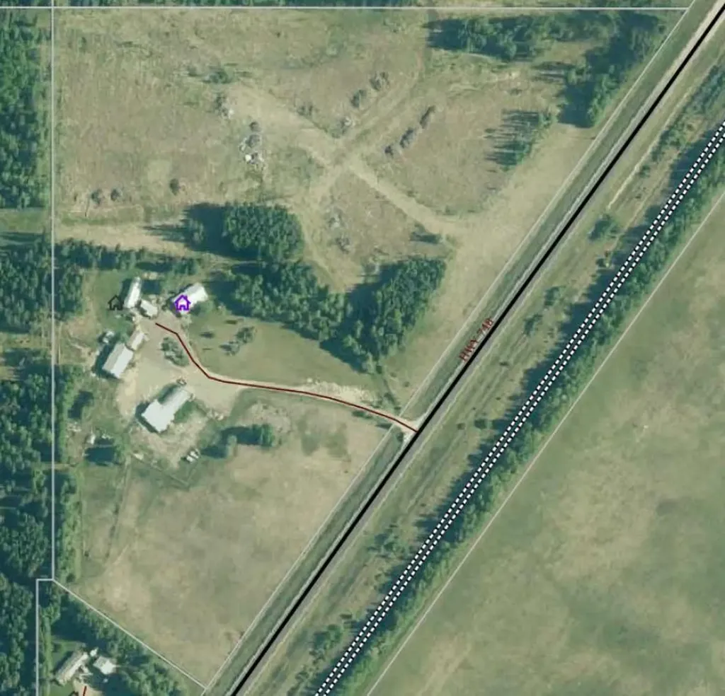 53412 Highway 748 East Rural Yellowhead County AB T7E 3S9