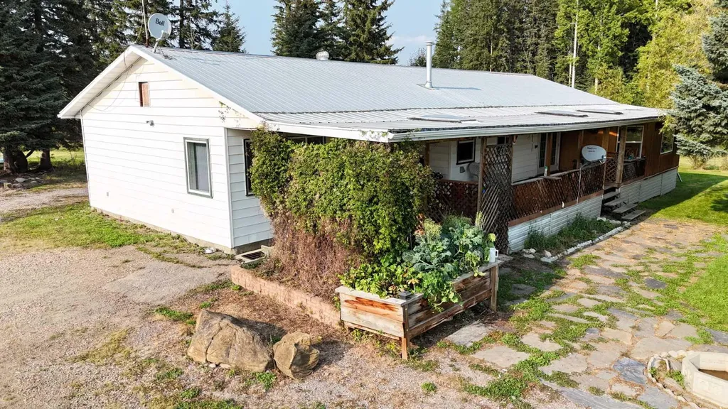 53412 Highway 748 East Rural Yellowhead County AB T7E 3S9
