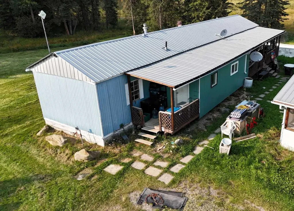 53412 Highway 748 East Rural Yellowhead County AB T7E 3S9