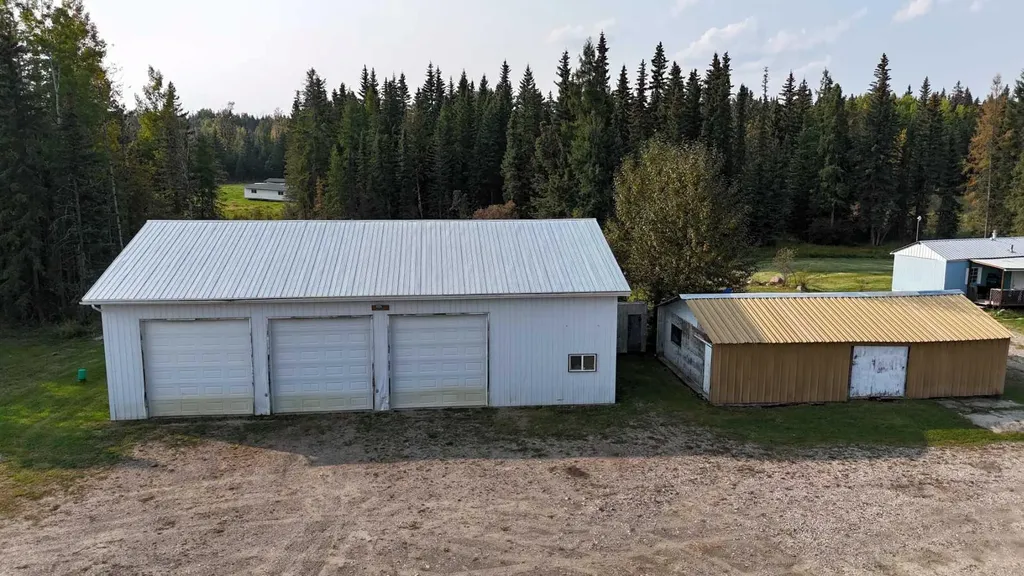 53412 Highway 748 East Rural Yellowhead County AB T7E 3S9