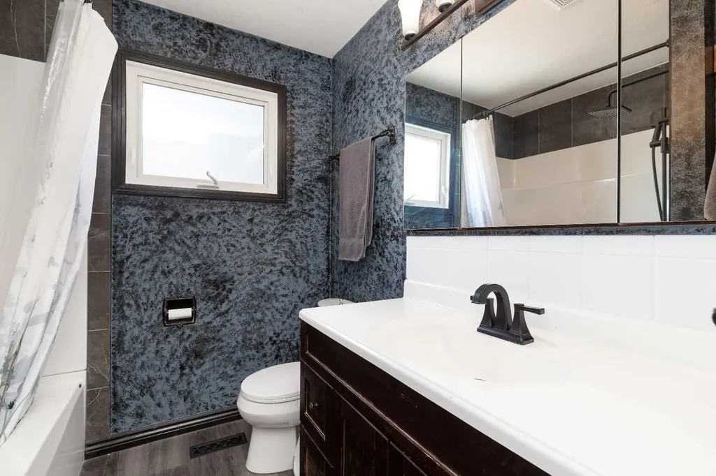 1832 7 Avenue N Lethbridge AB T1H 0Y7
