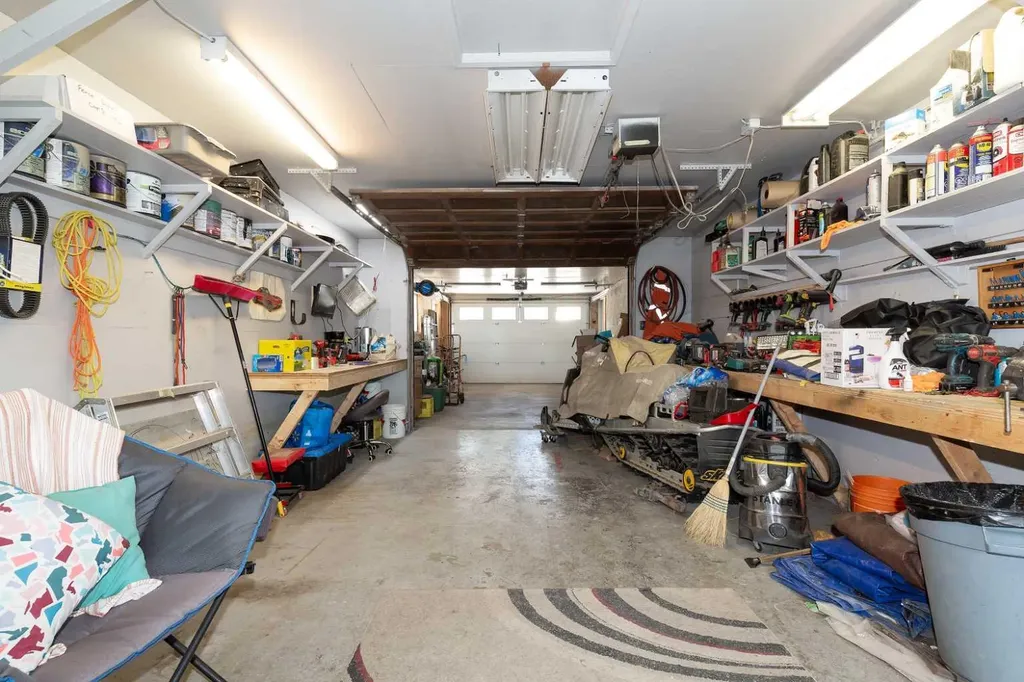 1832 7 Avenue N Lethbridge AB T1H 0Y7