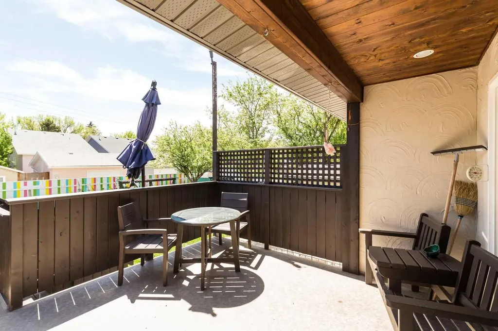 1832 7 Avenue N Lethbridge AB T1H 0Y7
