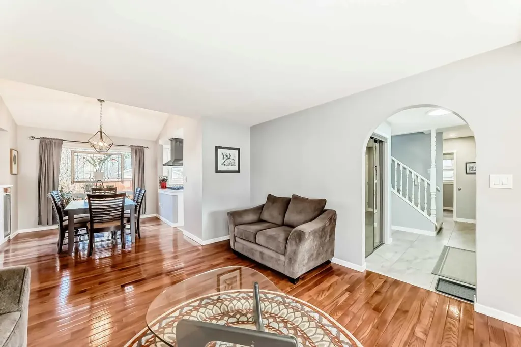 75 Sunmount Crescent SE Calgary AB T2X2G3