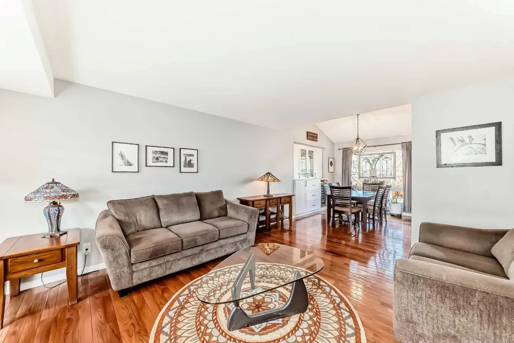 75 Sunmount Crescent SE Calgary AB T2X2G3