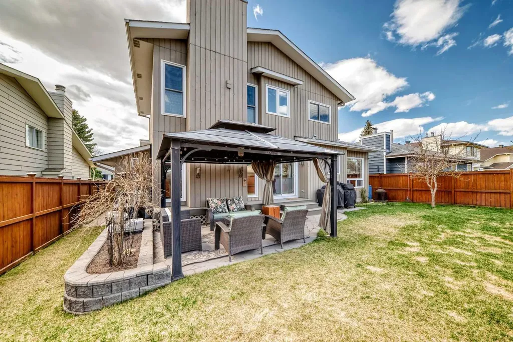 75 Sunmount Crescent SE Calgary AB T2X2G3