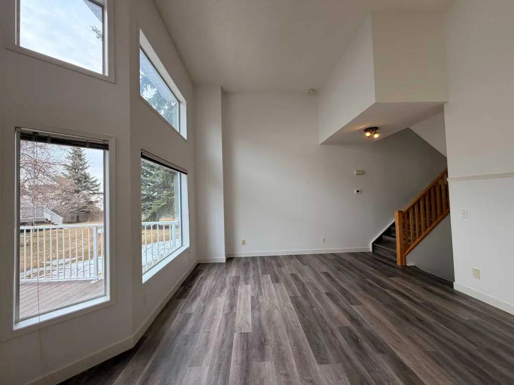 52 Kingsland Court SW Calgary AB T2V0S2