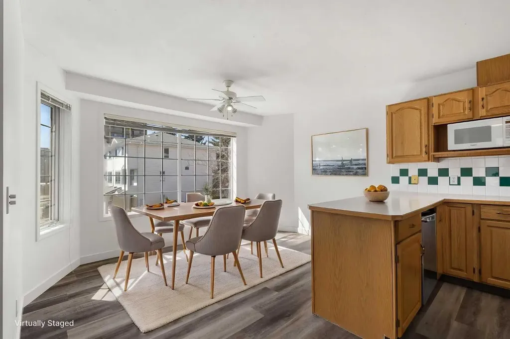 52 Kingsland Court SW Calgary AB T2V0S2
