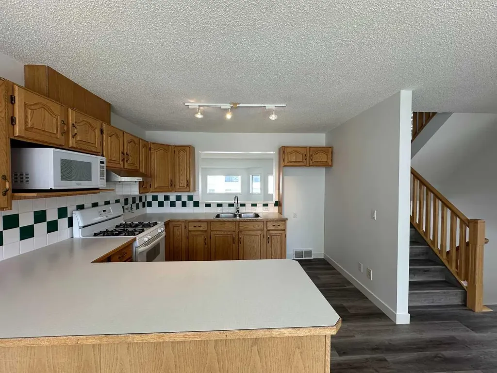 52 Kingsland Court SW Calgary AB T2V0S2