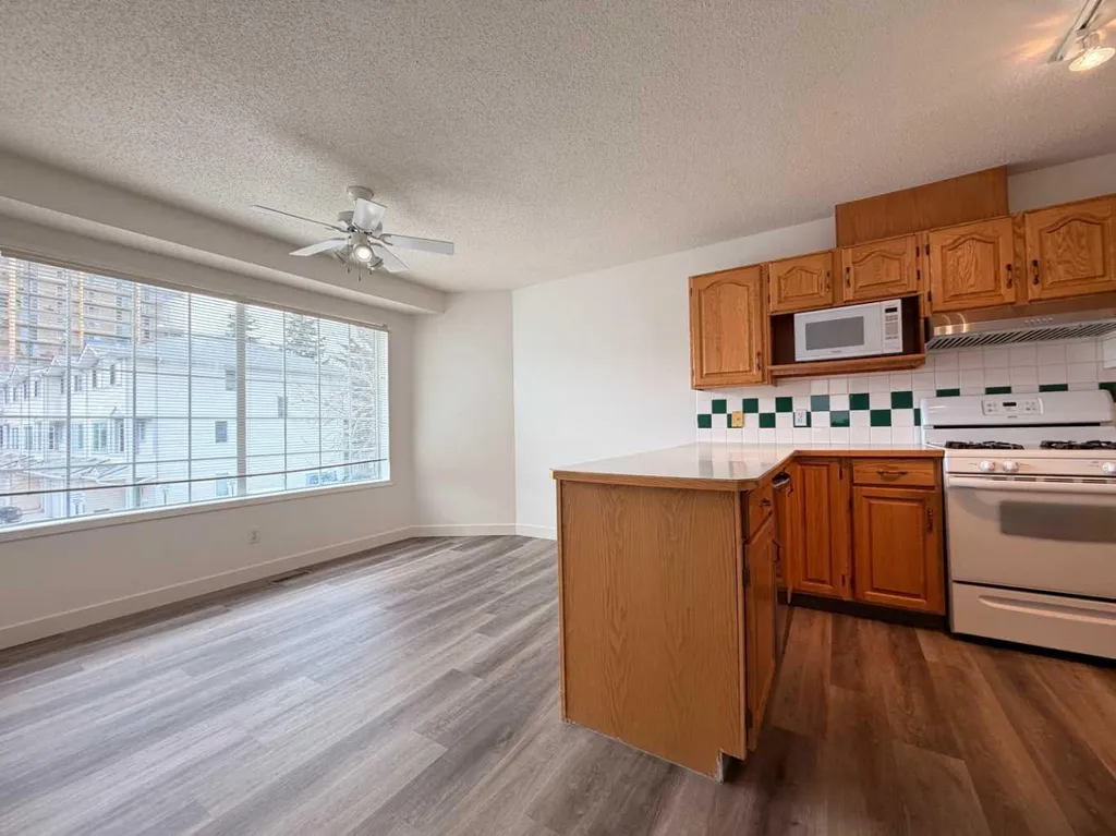 52 Kingsland Court SW Calgary AB T2V0S2