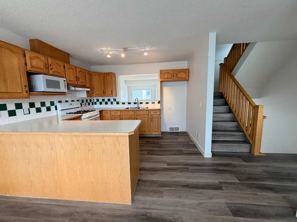 52 Kingsland Court SW Calgary AB T2V0S2