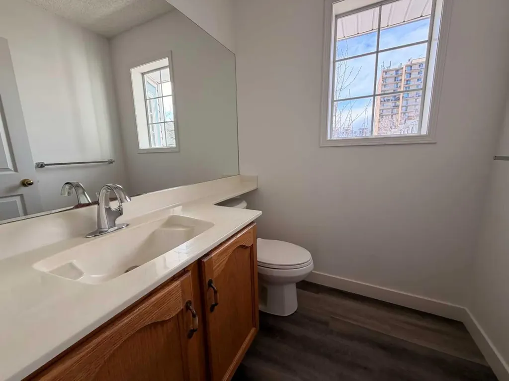 52 Kingsland Court SW Calgary AB T2V0S2