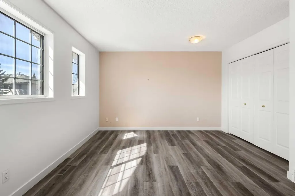 52 Kingsland Court SW Calgary AB T2V0S2